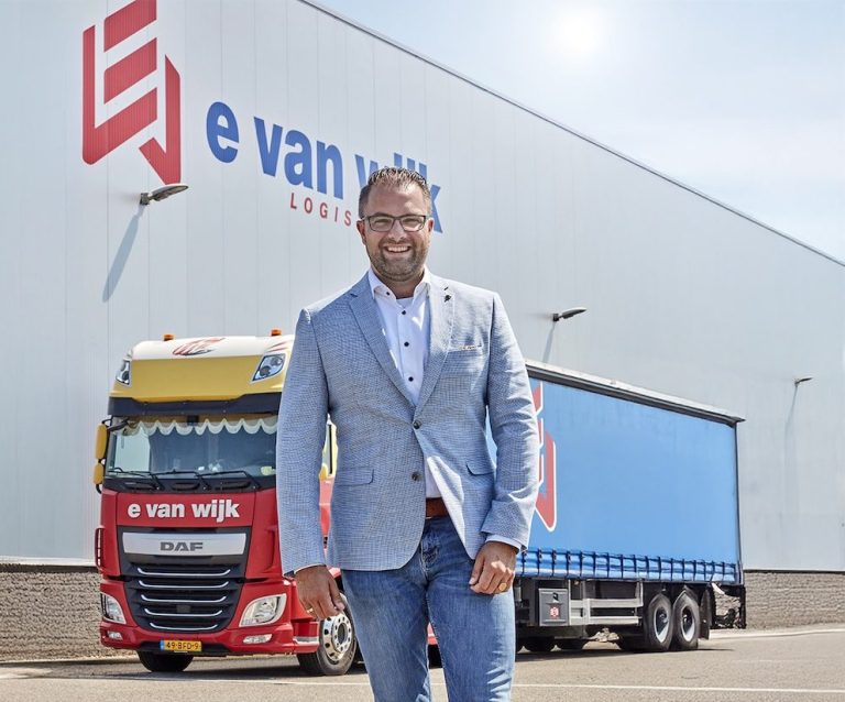 Na realisatie zonnepanelen & batterij 10 e-trucks in bedrijf!